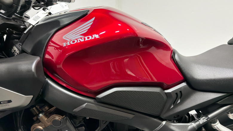 24MY Honda CB650R E-Clutch